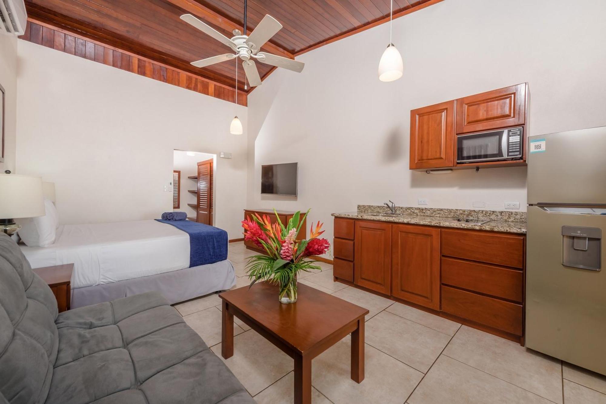 The Coast Beachfront Hotel Tamarindo Bilik gambar