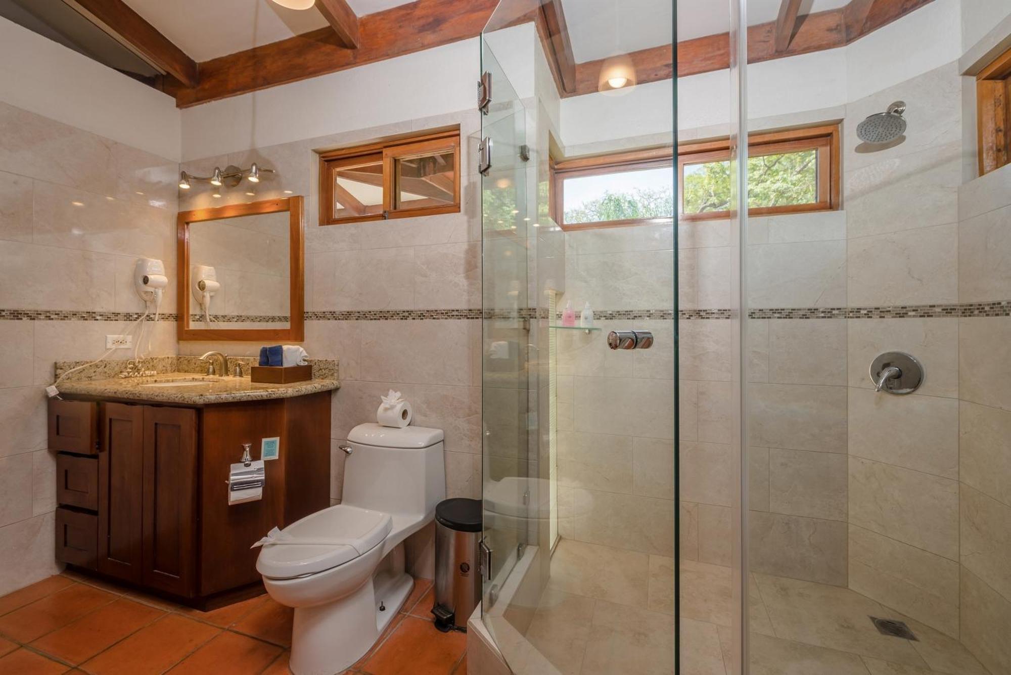 The Coast Beachfront Hotel Tamarindo Bilik gambar
